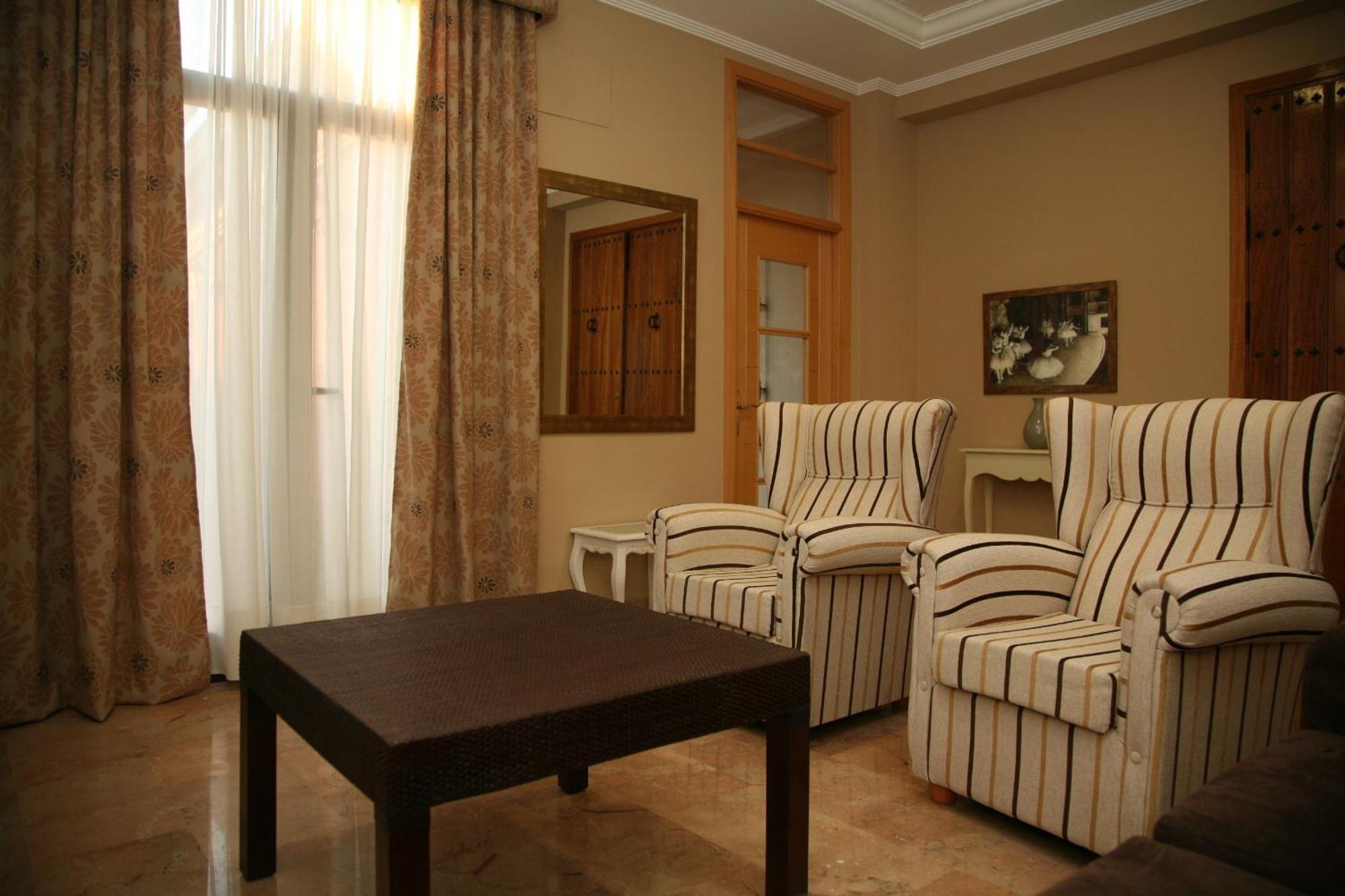 Hotel Torre Del Oro La Rinconada ภายนอก รูปภาพ