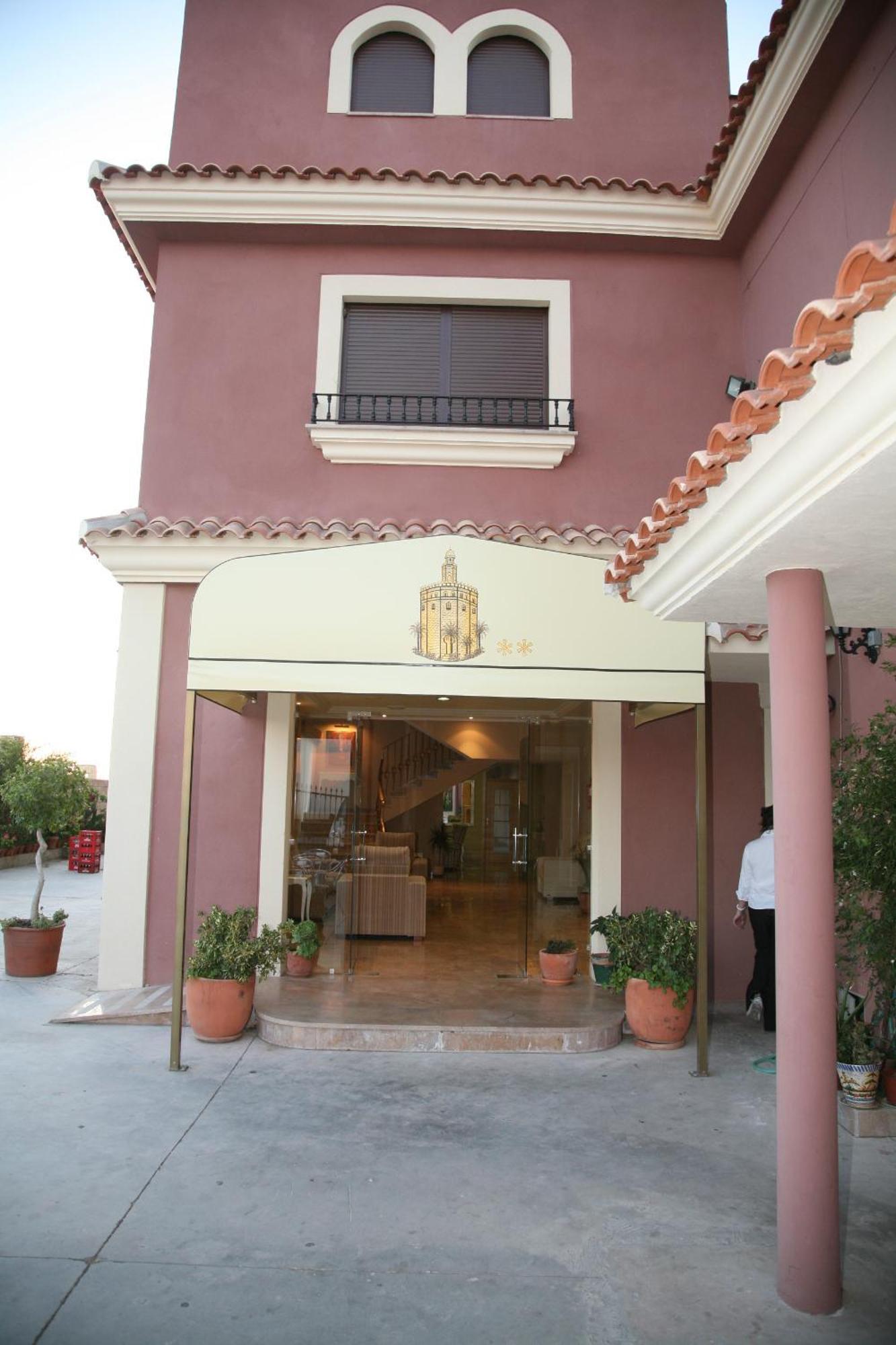 Hotel Torre Del Oro La Rinconada ภายนอก รูปภาพ