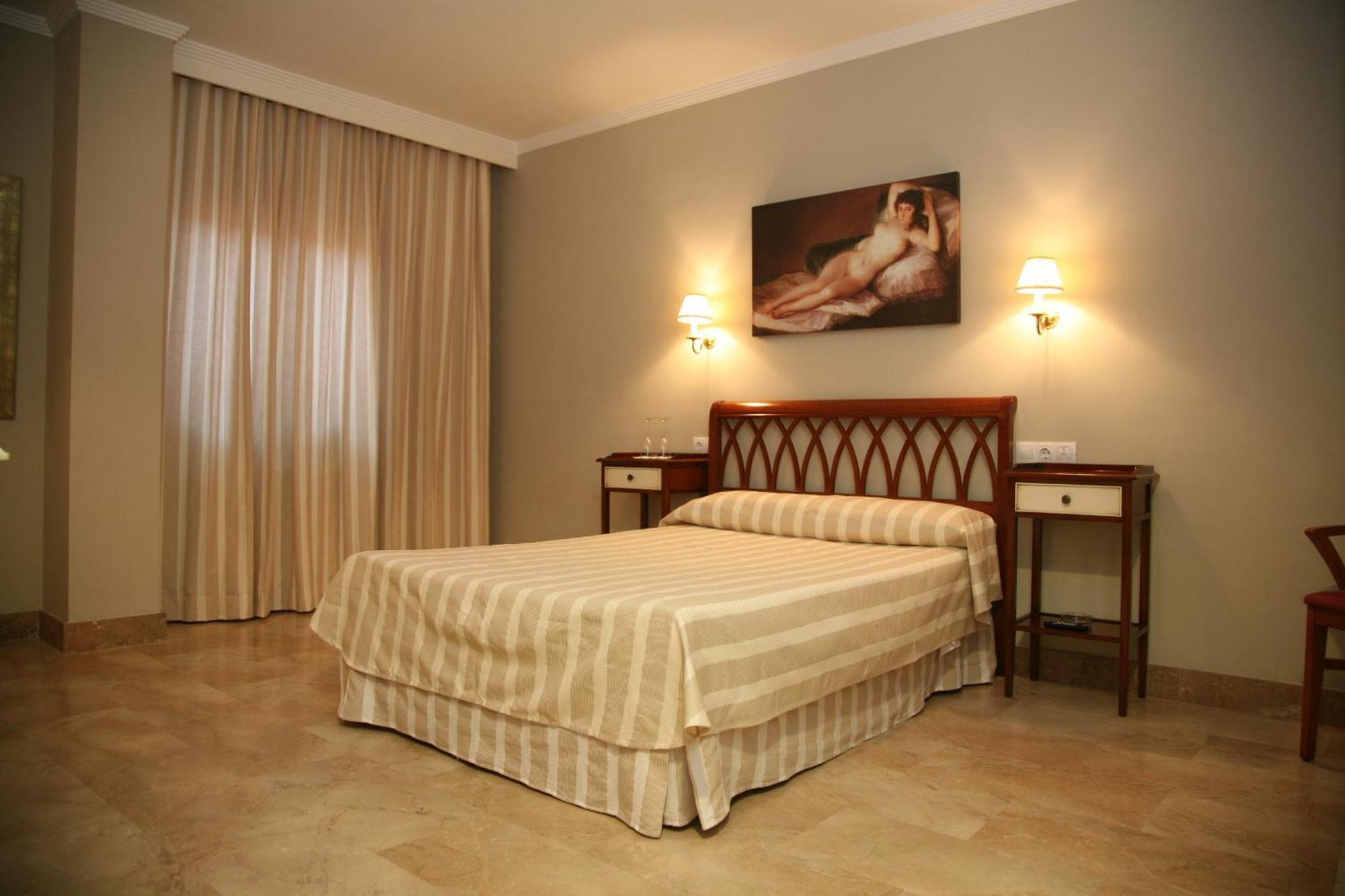 Hotel Torre Del Oro La Rinconada ภายนอก รูปภาพ
