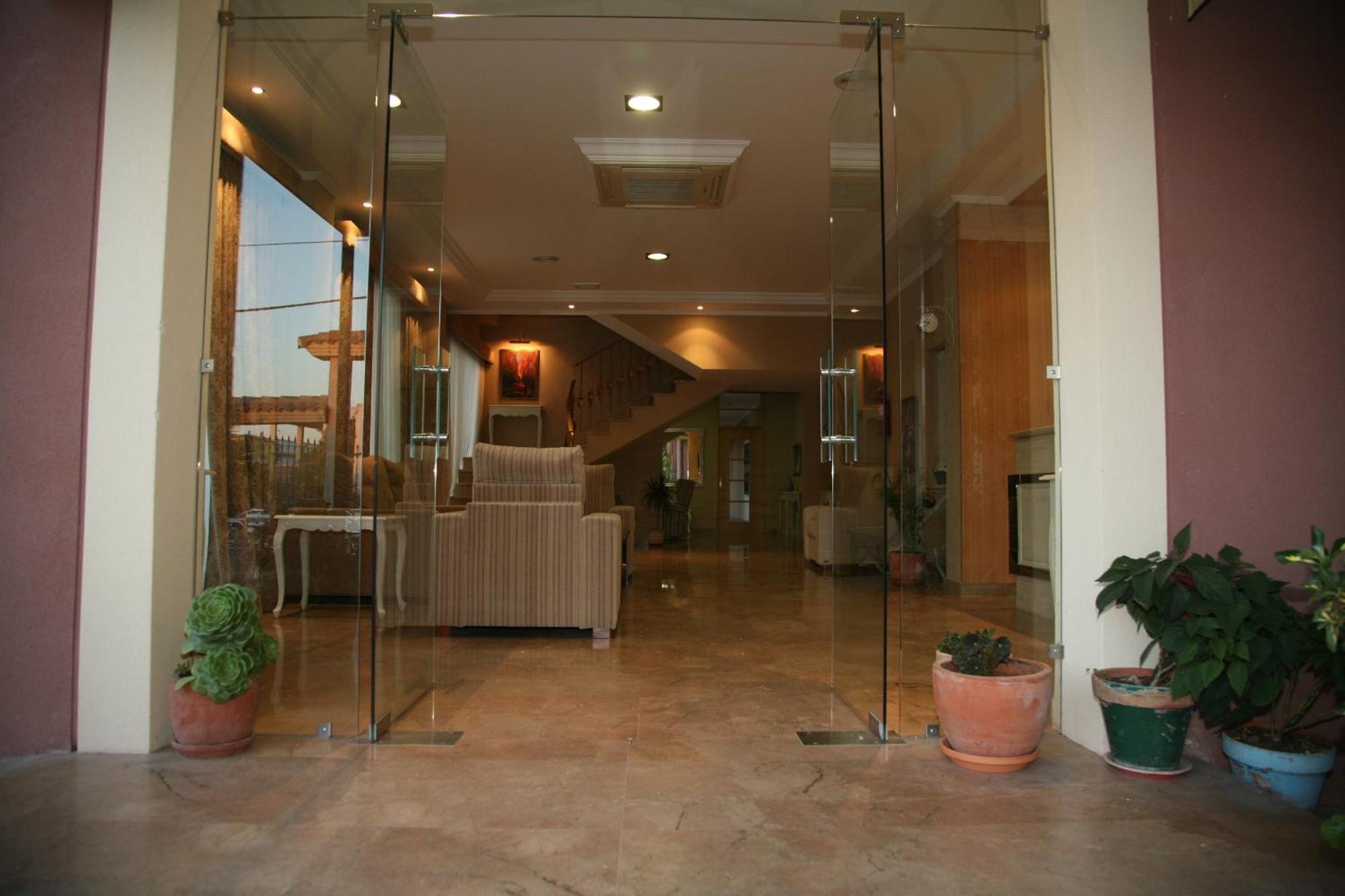 Hotel Torre Del Oro La Rinconada ภายนอก รูปภาพ