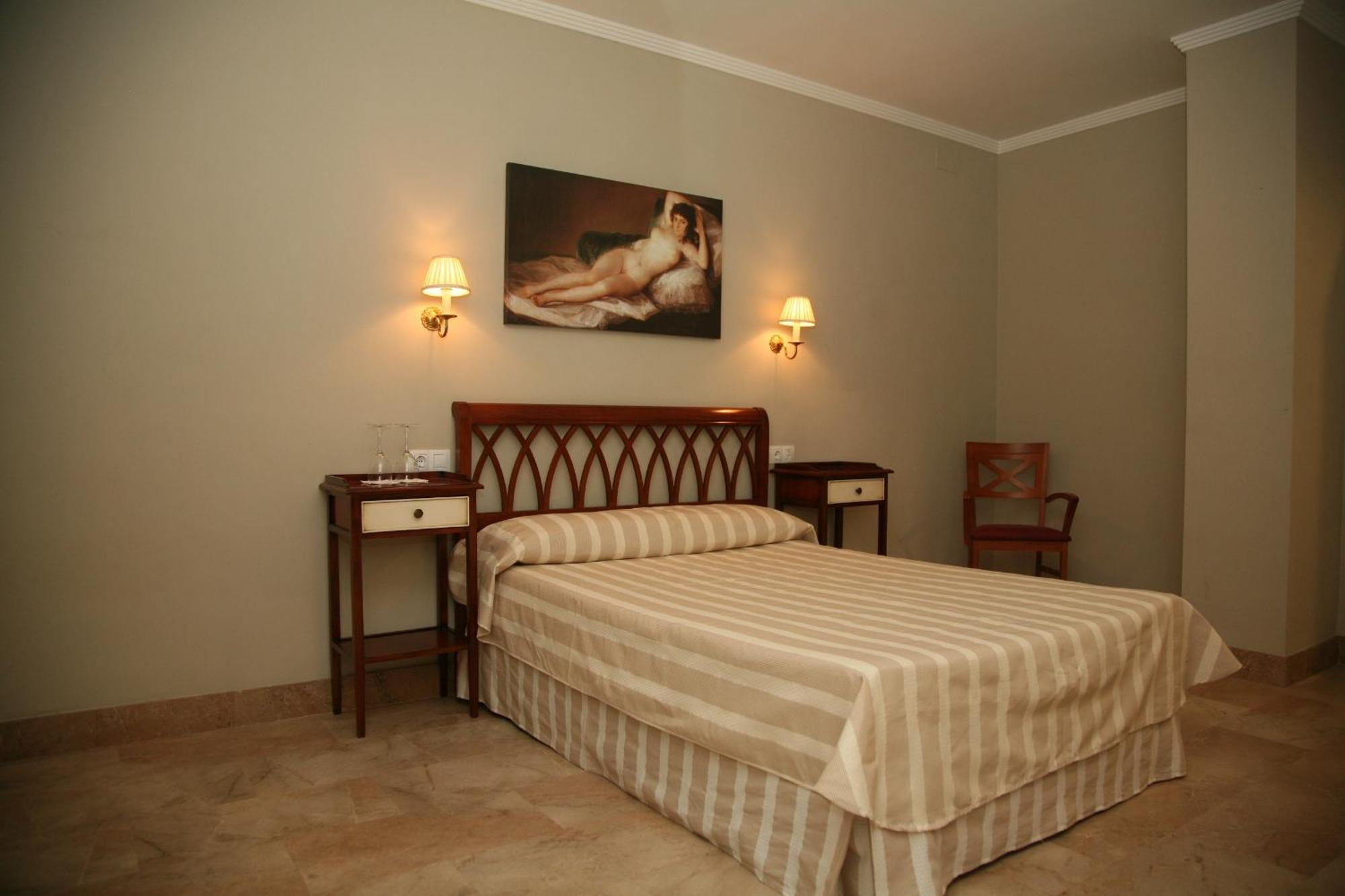 Hotel Torre Del Oro La Rinconada ภายนอก รูปภาพ