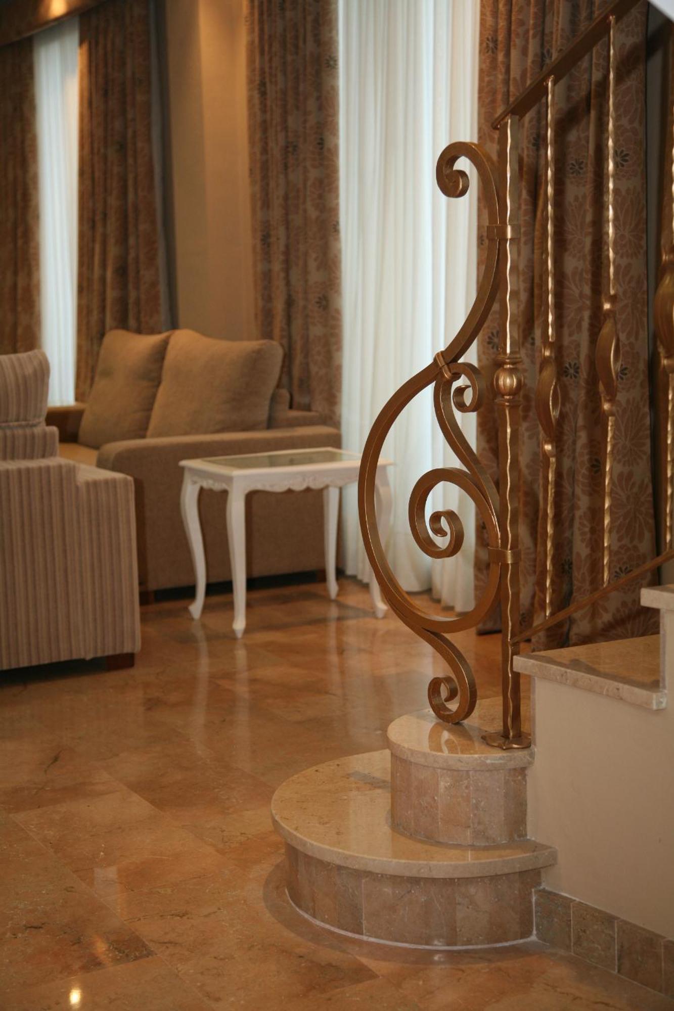 Hotel Torre Del Oro La Rinconada ภายนอก รูปภาพ