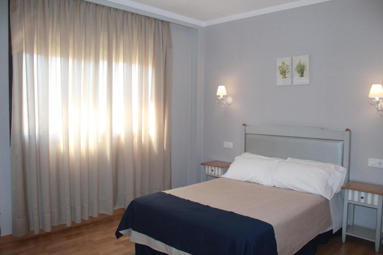 Hotel Torre Del Oro La Rinconada ภายนอก รูปภาพ